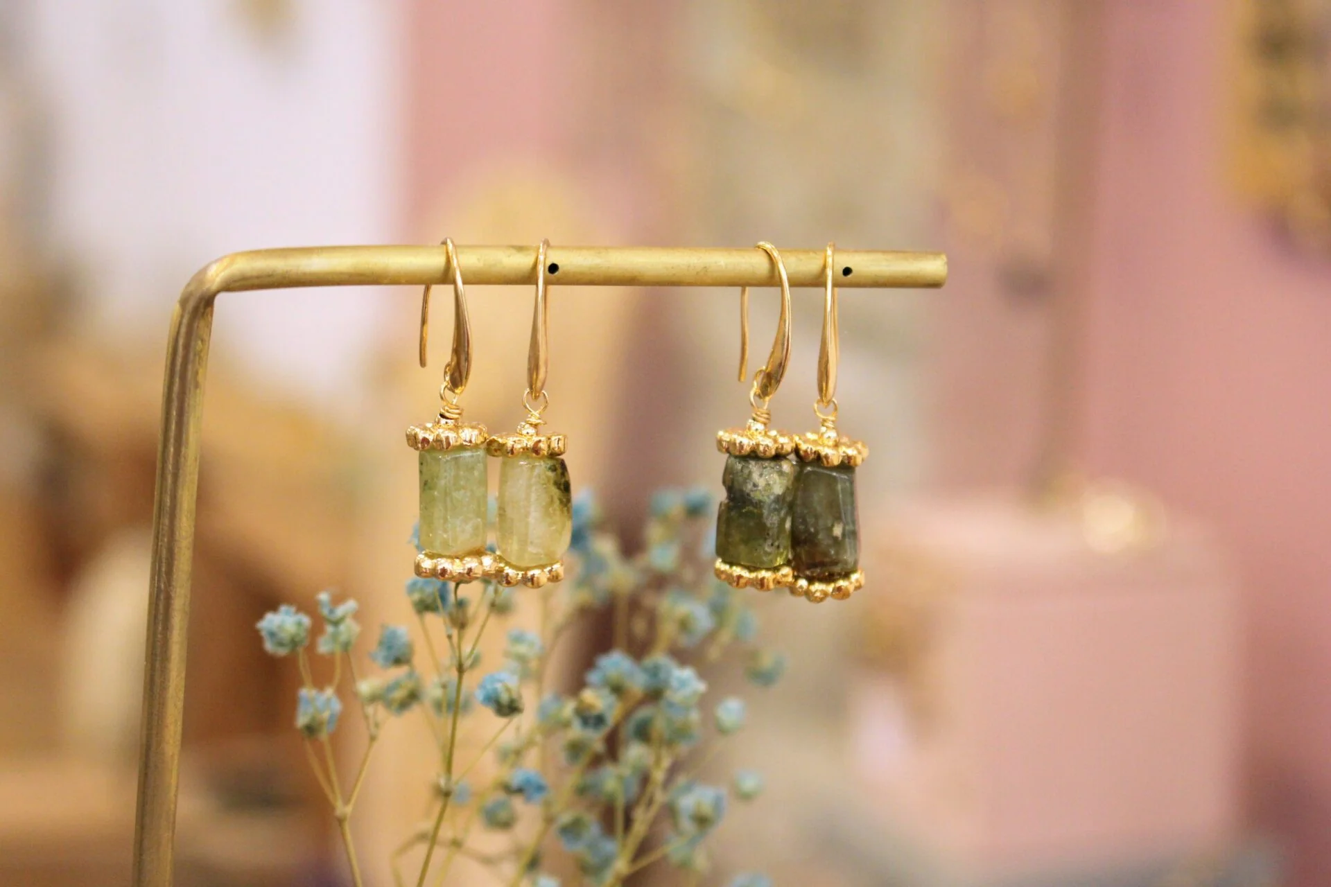 Boucles d'oreilles MAGIC grenat vert
