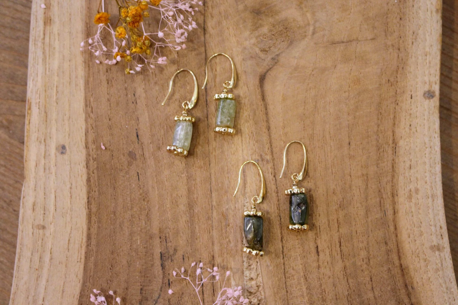 Boucles d'oreilles MAGIC grenat vert – Image 3