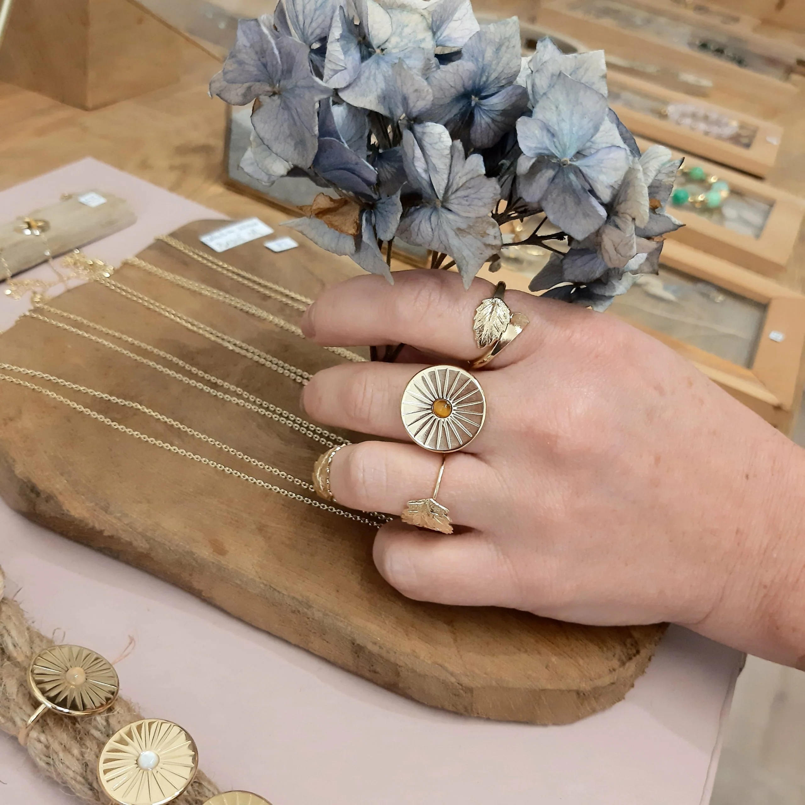 Bague solaire MERCI L'UNIVERS plaqué or / nacre – Image 3